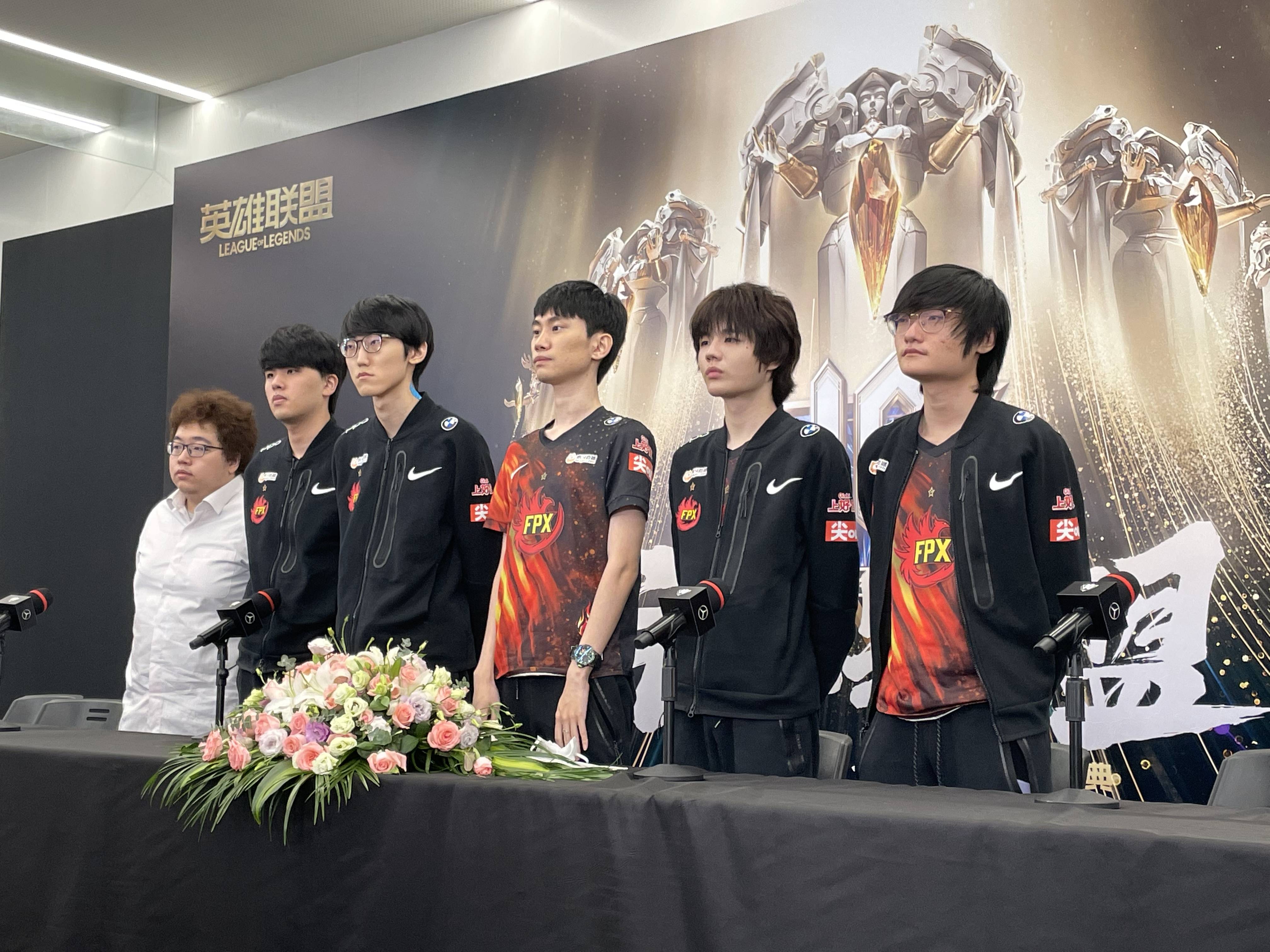 包含HKA轻取FPX,Doinb操刀奇招英雄翻盘宿命之战淘汰赛,点燃全场激情的词条 包含HKA轻取FPX,Doinb操刀奇招英雄翻盘宿命之战淘汰赛,点燃全场激情的词条