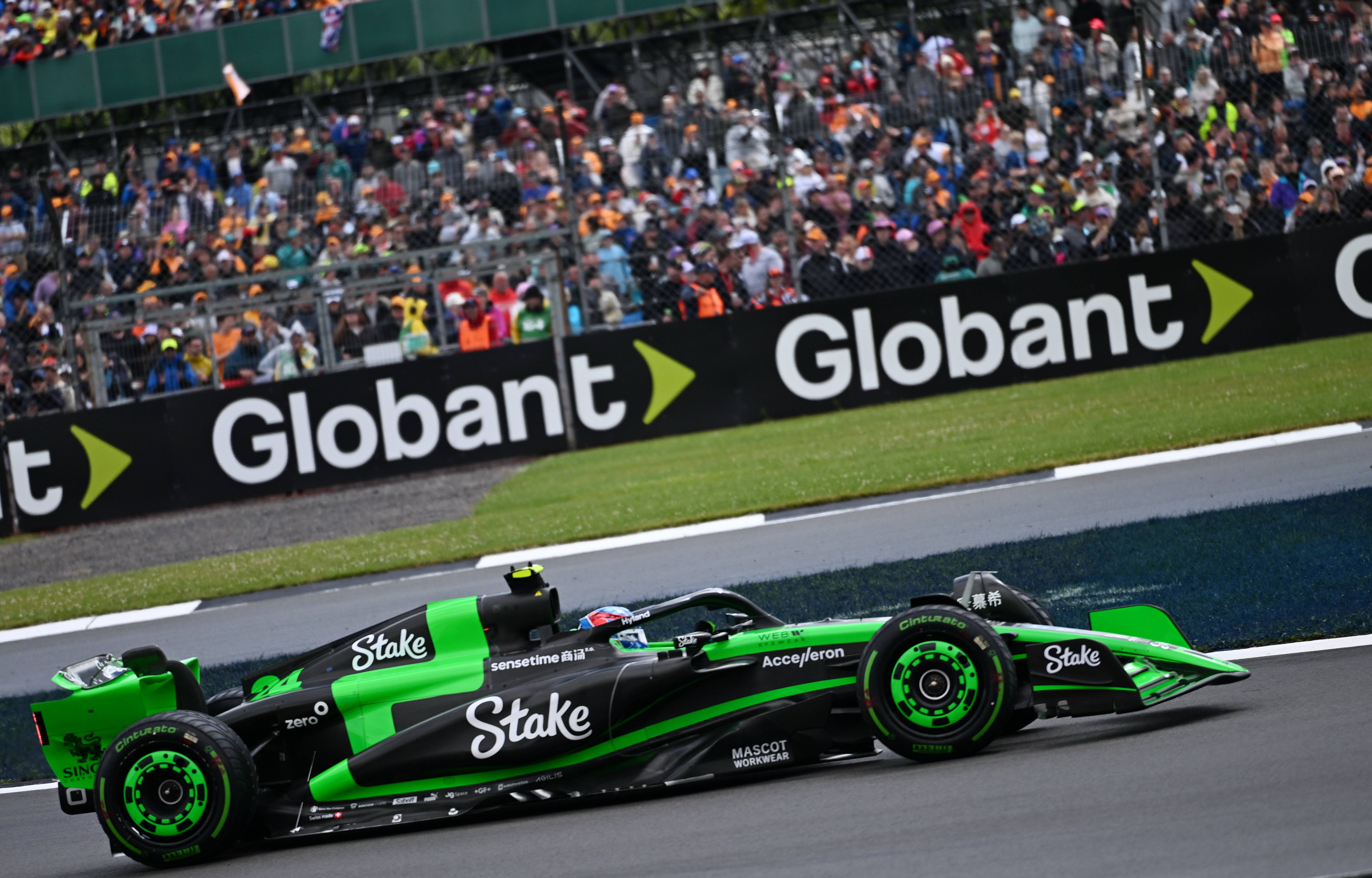 关于索伯车队翻盘红牛二队，周冠宇扛起全队的信息