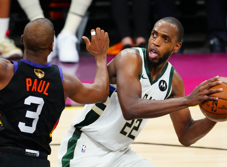 浙江队完胜广东队，布克刷新纪录